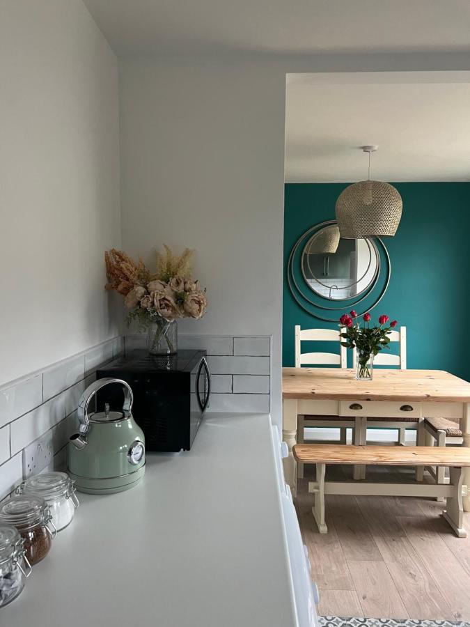 Stylish 3 Bedroom Seaside Escape - Newly Renovated