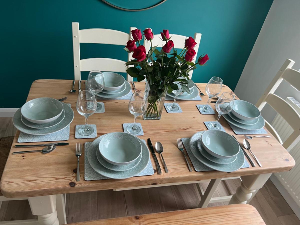 Stylish 3 Bedroom Seaside Escape - Newly Renovated